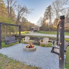 Cabin with Expansive Deck about 4 Mi to Red River Gorge!