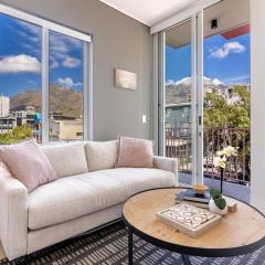 The Rose207 - Modern Corner Studio with Views!