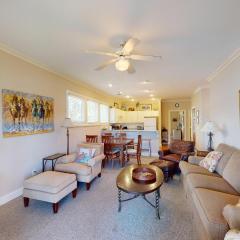 Golf and Beach: 2BR Lakeside Villa with Lake Views