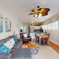 Litchfield Lakeside Oasis 2BR Villa near the Beach