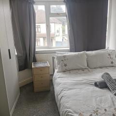 Deluxe Double Room Cosy and Comfortable FFDBL7