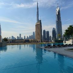 Elegant 1 BR Downtown, Burj Views from Pool, Near Dubai Mall - Downtown Views ll