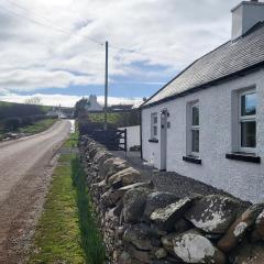 RAWSON COTTAGE LOVELY 2 BEDROOM SEMI RURAL