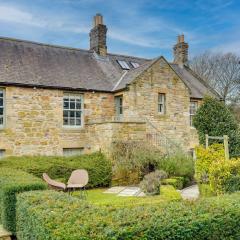 Pope Lodge: Stunning Stone Coach House Conversion
