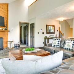 Somerset Townhome with Deck Less Than 2 Mi to Ski Lift!