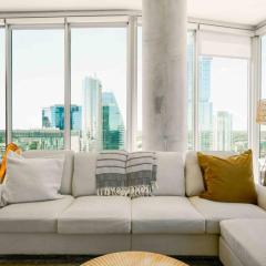 2BR, 2 Baths Lux Downtown Apt Heart of Austin with Amazing Views, Pool, & Gym