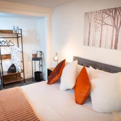 Kings Arms Suites - Luxury Double - Waterfall Shower - Self Check In