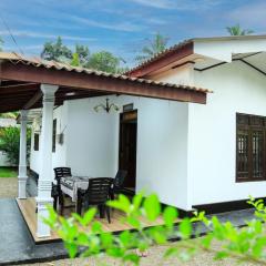 Eton Villa Talpe