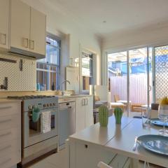 2 Bedroom House Situated at the Centre of Surry Hills 2 E-Bikes Included