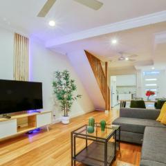 Vibrant 3 Bedroom House Darlinghurst 2 E-Bikes Included