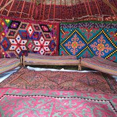 Tunduk son-kol yurt camp