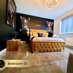 Luxury 5-Bedroom House, Birmingham City Center