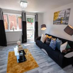 I Love London! A Stunning 2 Bed Home Sleeps 1-3!