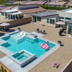 4BR Desert Paradise Saltwater Pool/Spa & View