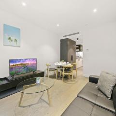 A Cozy & Lovely 2BR Apt Near Melbourne Central