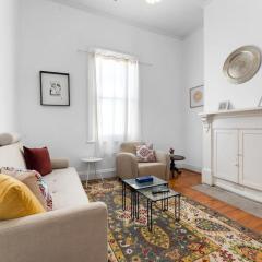 City Fringe Vintage Charm: 2BR Retreat - Bowden