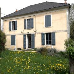 Maison de famille piscine et vue