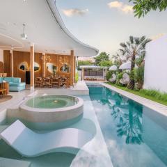 Magic Mango Villa Huge Projector bubble bath unique design