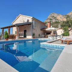 Charmantes Steinhaus mit Pool nahe Makarska mit drei Schlafzimmern und Meerblick