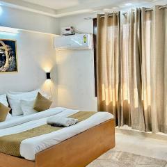Aura Luxury Studio I Couple Friendly I Near Golf Course Road, Sector 57, Gurgaon