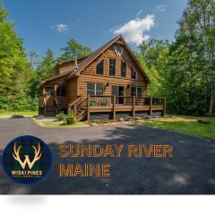 Ski Chalet 6 min to Sunday River - Hot Tub, Home Theater, Game Room, Fire Pit - Sleeps 12