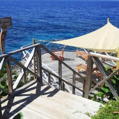 Real Jamaica - Cabin right beside the sea-Papa Curvins Yard