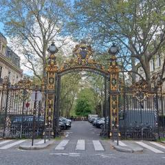 Triplex, Parc Monceau (8eme)