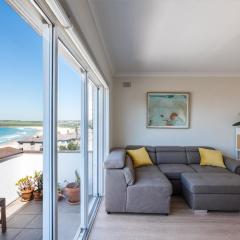 Stunning Maroubra Beachview Apt with Parking