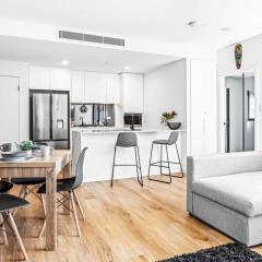 Scenic Wollongong Gem - City Location with Rooftop