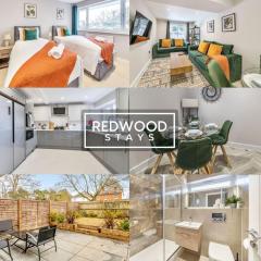 HUGE 5 Bed 3 Bath House For Contractors & Families, X2 FREE PARKING, FREE WiFi & Netflix By REDWOOD STAYS