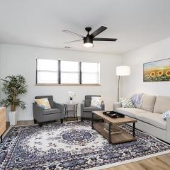 Elegant 2BR Escape in Manhattan with WiFi & Parking