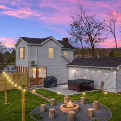 Pondview 4BR Cabin-Walk to Caverns, Hot Tub, Wi-Fi