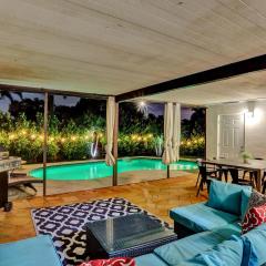 Renovated 5½ Bedroom Home/Heated Pool