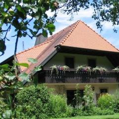 Ferienwohnung in Horben mit Großem Garten - b48495