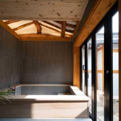 Luxury hanok with private bathtub - SW02