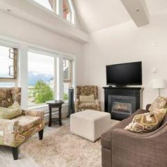 Lakeview Splendor- 7BR Penthouse Bliss Combo unit
