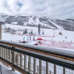 1BDR Ski In Out Condo Stunning Mountain Location