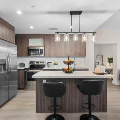 New stylish condo in Hollywood