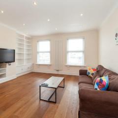 Spacious 2 Bedroom Maisonette in Stratford