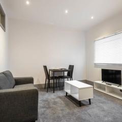 Contemporary 1 Bed Budget Apartment in Darlington