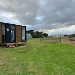 Rangiuru Stream Tiny home