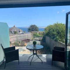 Carbis Daze Ocean Views Studio, SuperKing bed St Ives Carbis Bay