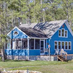Dog-Friendly Westover Cottage with River Access!