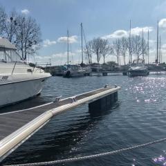 Nuit insolite sur l'eau au port de Ouistreham