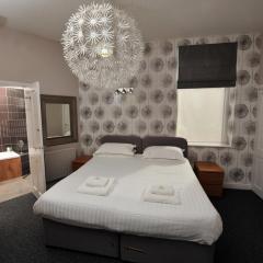 Harrogate Self Catering -Harrogate Convention View - Private Parking