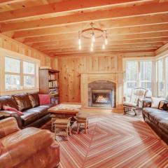 Spacious Classic Cabin Retreat- near Lassen