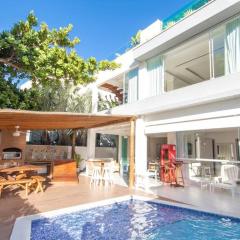 Porto Brasil resort, beira mar, casa com 4 suítes, piscinas