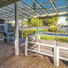 The Birkdale with Heated Pool by Ready Set Stay - BYO Linen and Towels