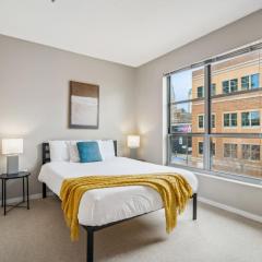 CozySuites 2BR Mill District with pool, gym #04