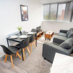 Bright and Modern 2 Bed Apartment in Redditch
